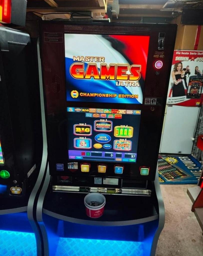 Master games "wand"gokkast met o.a. slots, Simply wild enz., Euro, Ophalen, Zo goed als nieuw, Met sleutels