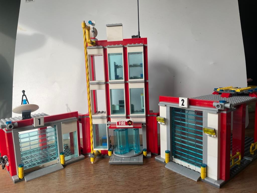 Lego City brandweerkazerne 60110, Kinderen en Baby's, Speelgoed | Duplo en Lego, Ophalen of Verzenden, Zo goed als nieuw, Complete set