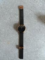 Cluse horloge met zwart bandje en gouden details, Gebruikt, Staal, Polshorloge, Ophalen