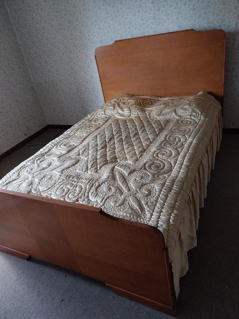 Vintage houten bed, Antiek en Kunst, Antiek | Meubels | Bedden, Ophalen