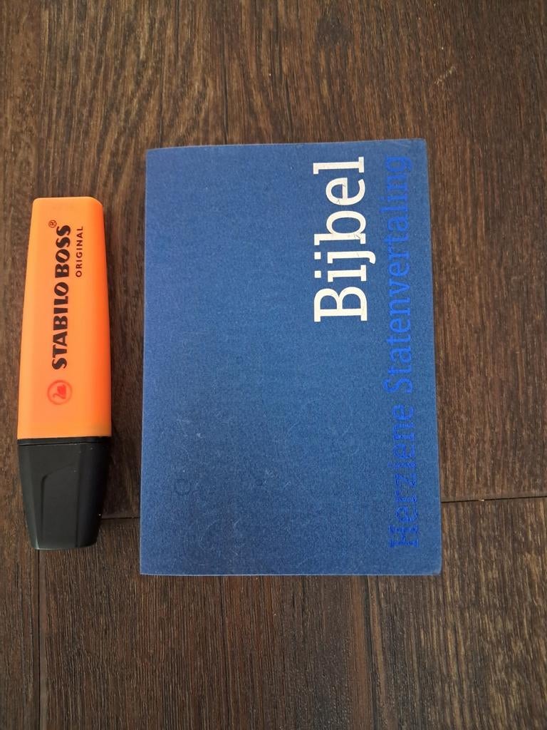 Bijbel Herziene Statenvertaling Dwarsligger 241, Ophalen of Verzenden, Zo goed als nieuw, Christendom | Katholiek