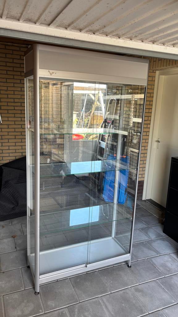 Aluminium Glazen Vitrinekast met Verlichting en Schuifdeuren, Ophalen, Gebruikt, 200 cm of meer, Showroom