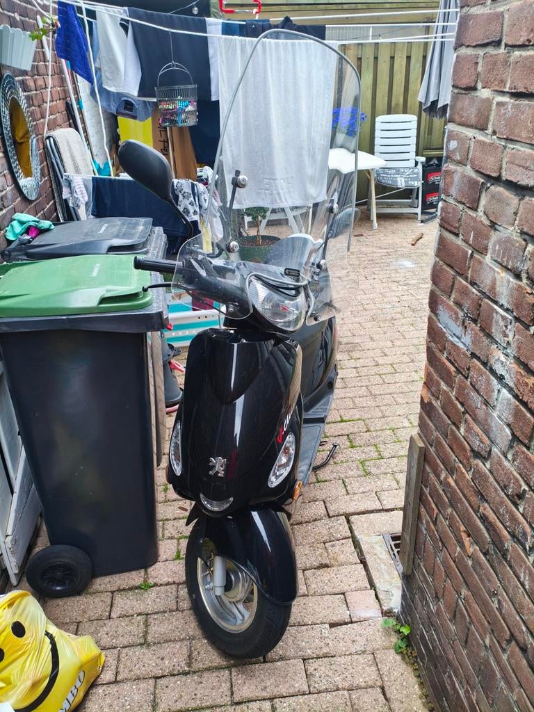 Peugeot V-clic Perfect condition, Ophalen, Zo goed als nieuw, Benzine, Peugeot