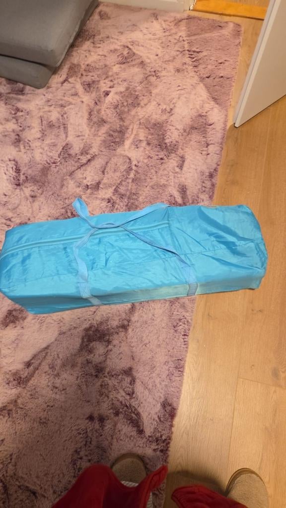 Blauw campingbedje in draagtas, Kinderen en Baby's, Babywiegjes en Ledikanten, Ophalen of Verzenden