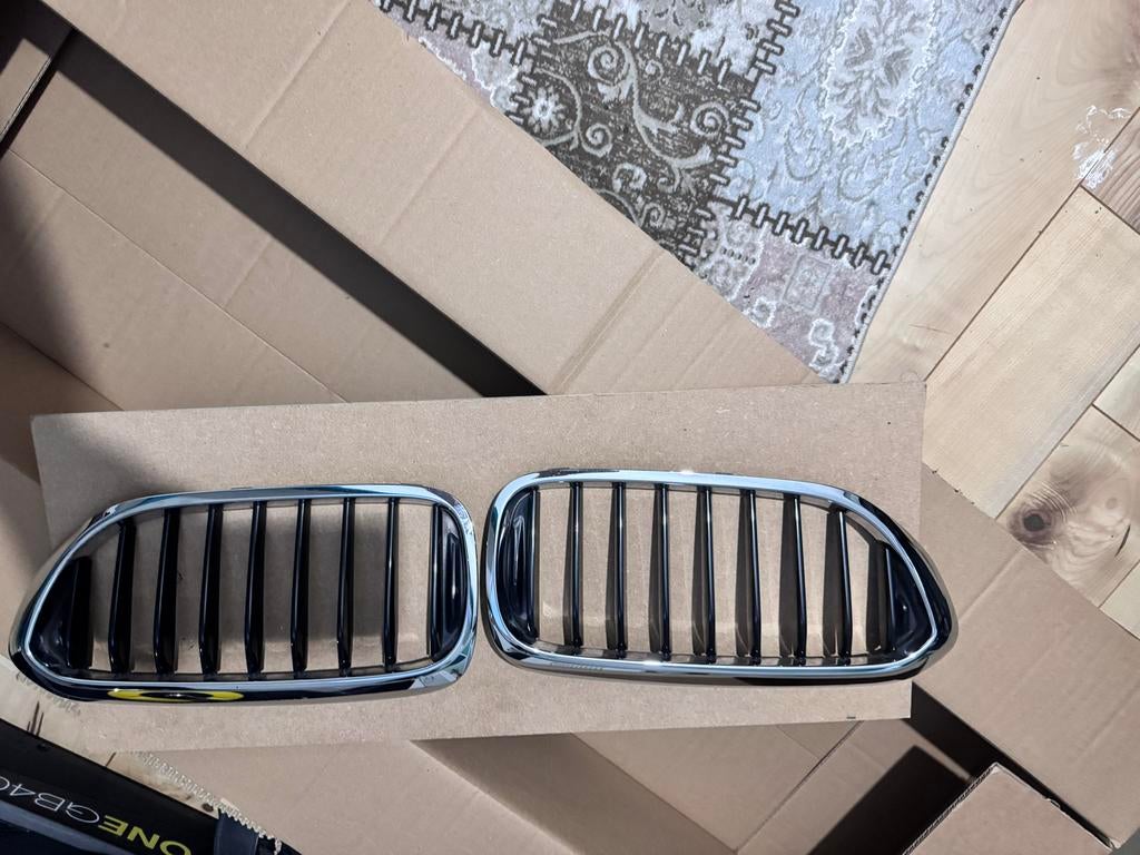BMW 530e (G30) Nieren Grille - Glanzend Zwart met Chroom, Auto-onderdelen, Voor, Nieuw, Ophalen of Verzenden, Bumper