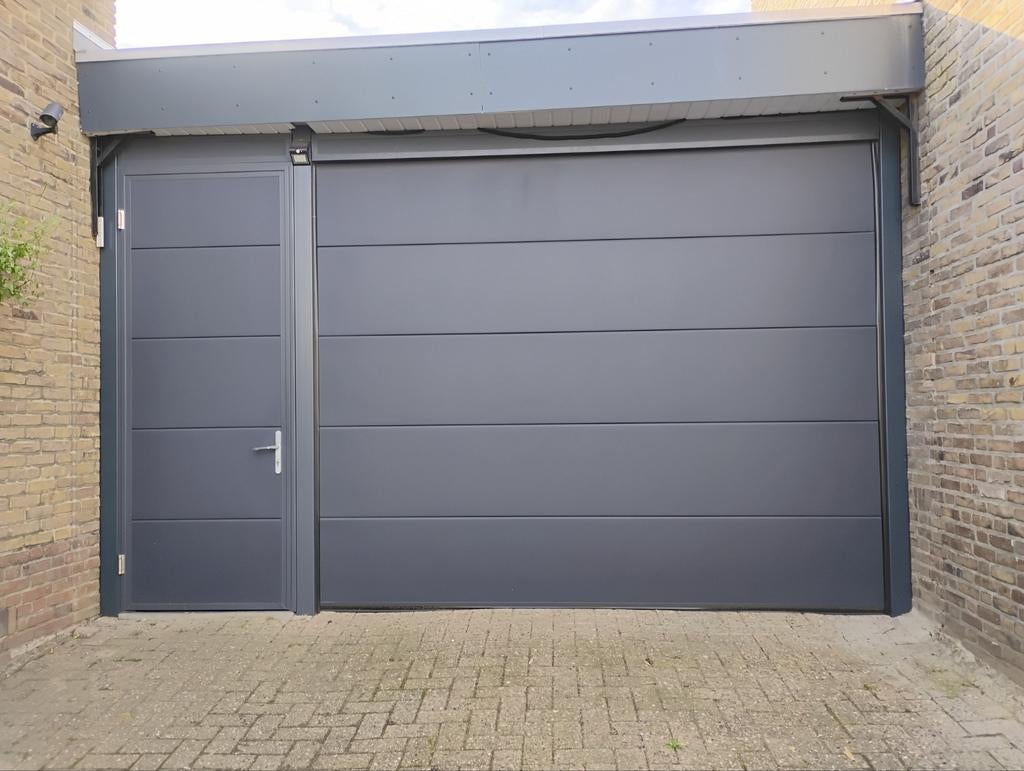 Rolpoort met loopdeur, Ophalen, Garagedeur, Zo goed als nieuw, Metaal