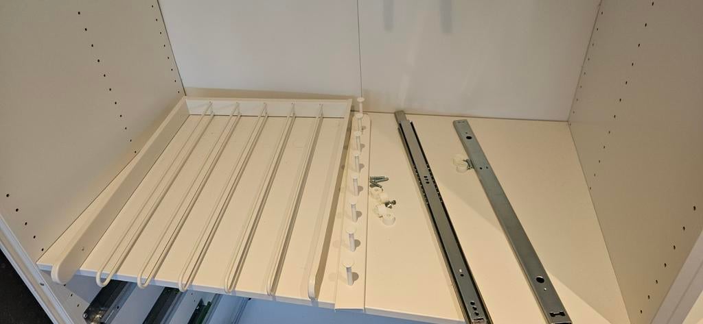 IKEA PAX Accessoires: Broeken- en Riemenophangsysteem, Ophalen, Minder dan 50 cm, Modern, Functioneel, Zo goed als nieuw