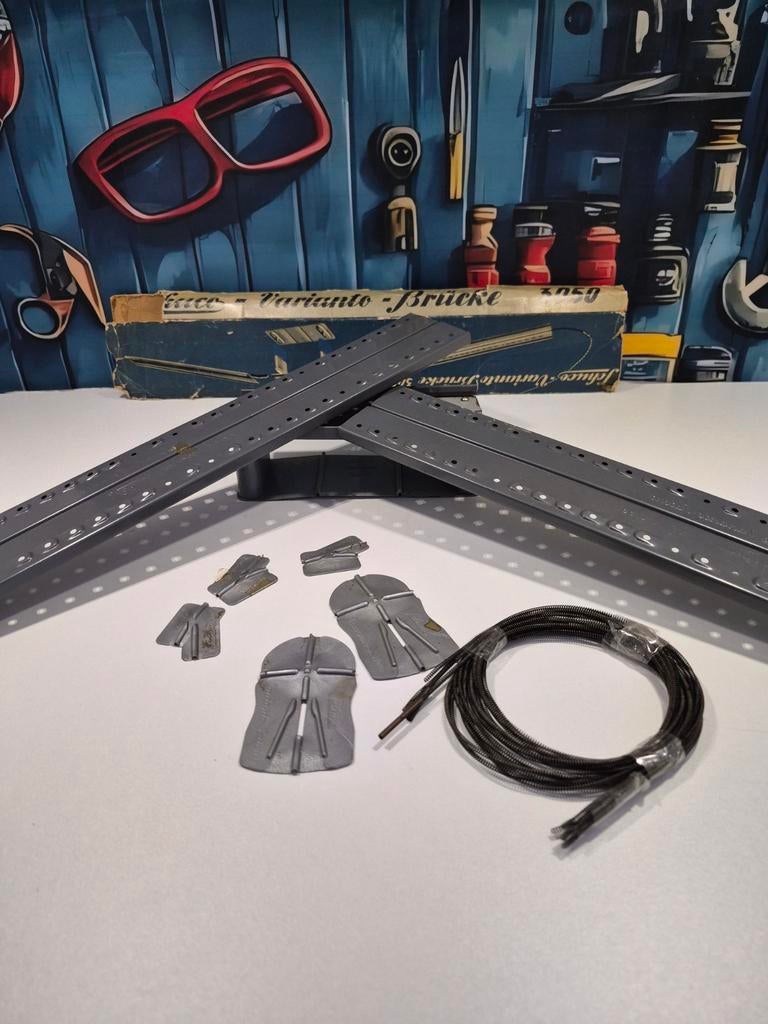 Schuco Varianto brug met verpakking en baandelen, Antiek en Kunst, Antiek | Speelgoed, Ophalen of Verzenden