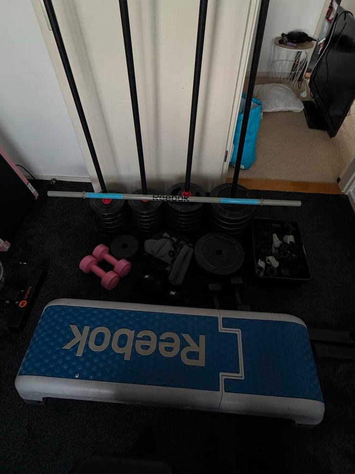 Complete Fitness Set: Halters, Bankje, Gewichten & Meer, Sport en Fitness, Fitnessmaterialen, Gebruikt, Halterset, Armen, Ophalen