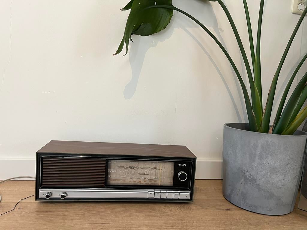 Oude/vintage philips radio werkend, Audio, Tv en Foto, Radio's, Ophalen of Verzenden, Zo goed als nieuw