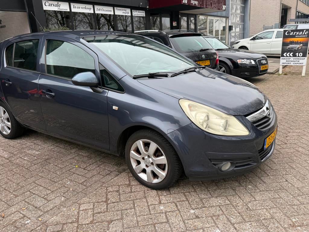 Opel Corsa 1.2-16V Enjoy automaat, Gebruikt, 4 cilinders, 1229 cc, 49 €/maand