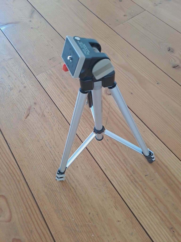 Camera Tripod, Ophalen, Zo goed als nieuw, 150 tot 175 cm, Driepoot