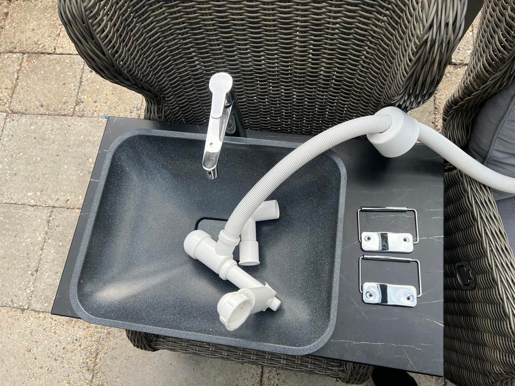 Te koop: Wasbak met kraan + afvoer (compleet), Ophalen, Zwart, 50 tot 100 cm, Zo goed als nieuw