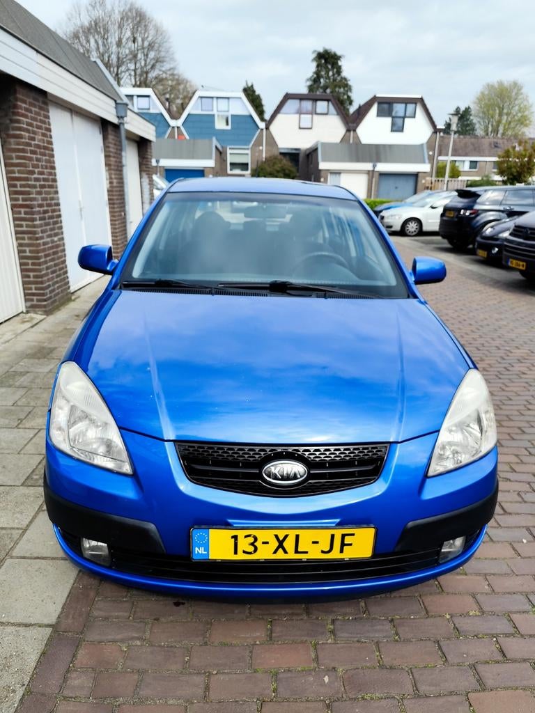 Kia Rio 1.4 HB 2007 Blauw, Auto's, Kia, Voorwielaandrijving, 4 cilinders, 49 €/maand, Origineel Nederlands