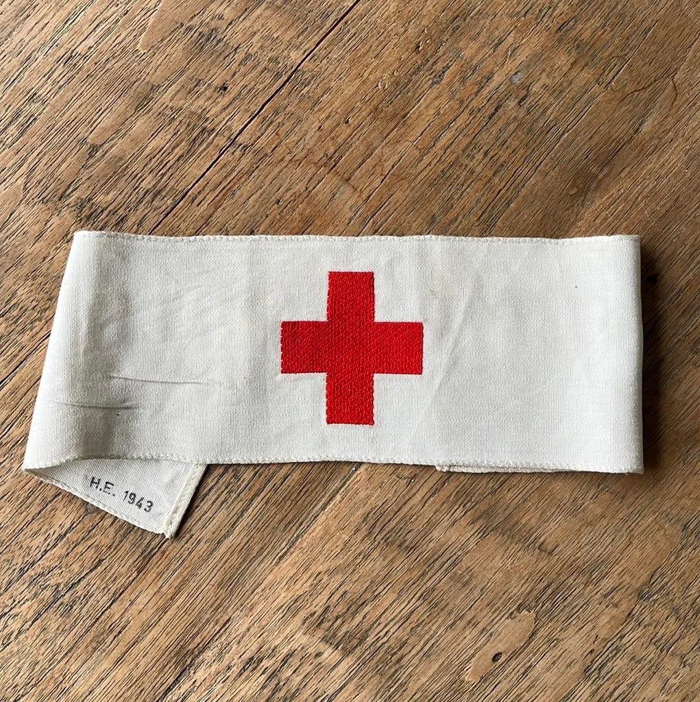 Ww2 Duitse rode kruis armband, Verzamelen, Militaria | Tweede Wereldoorlog, Verzenden, Landmacht, Duitsland, Kleding of Schoenen