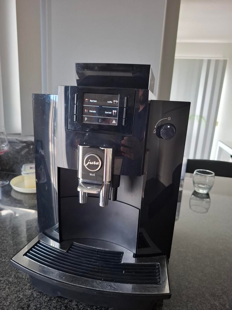 Jura WE6 koffiemachine., Witgoed en Apparatuur, 10 kopjes of meer, Ophalen, Koffiemachine, Koffiebonen