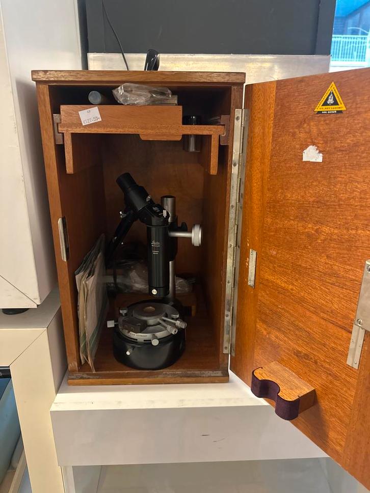 Vintage Leitz Biologische Microscoop in Houten Kist, Audio, Tv en Foto, Optische apparatuur | Microscopen, Gebruikt, Biologische microscoop