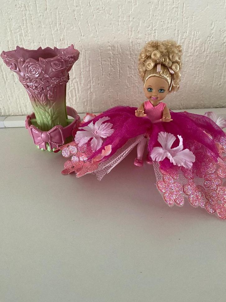 Prinses/popje in houder No: 1017K2, Kinderen en Baby's, Speelgoed | Poppen, Zo goed als nieuw, Overige typen, Ophalen of Verzenden