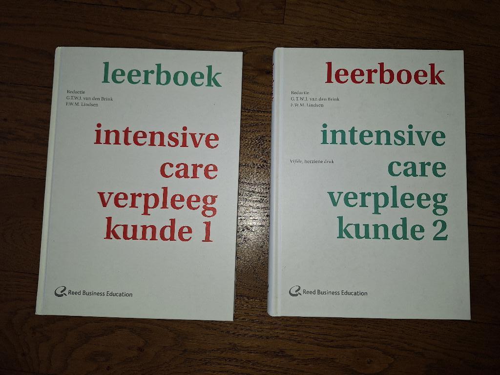 Leerboek Intensive Care verpleegkunde deel 1 + 2., Boeken, Studieboeken en Cursussen, Ophalen of Verzenden, Beta, Zo goed als nieuw