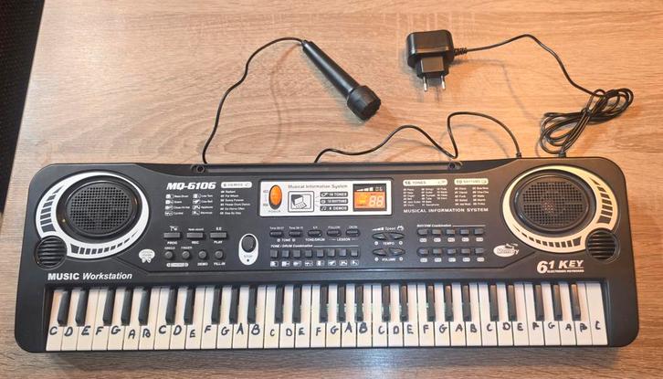 Kinder Keyboard met Microfoon - 61 Toetsen, Muziek en Instrumenten, Keyboards, Gebruikt, 61 toetsen, Overige merken, Midi-aansluiting