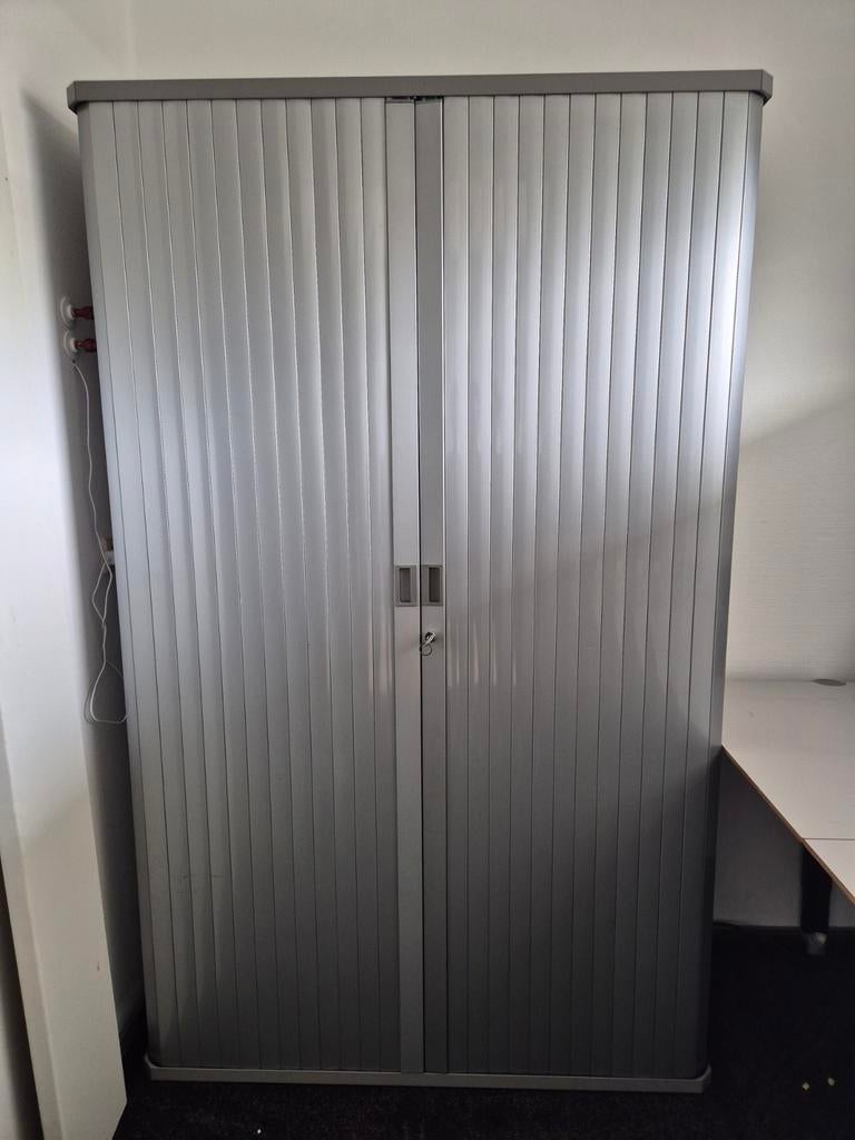 Gispen Octa roldeurkast grijs aluminium, Ophalen, 100 tot 150 cm, Zo goed als nieuw, 25 tot 50 cm