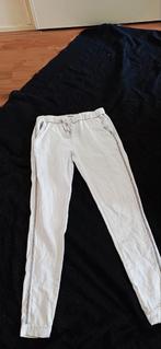 Mooie witte broek met zilver biesje  met aansnoerkoortje, 38, Maat 38/40 (M), Wit, Ophalen of Verzenden, Zo goed als nieuw