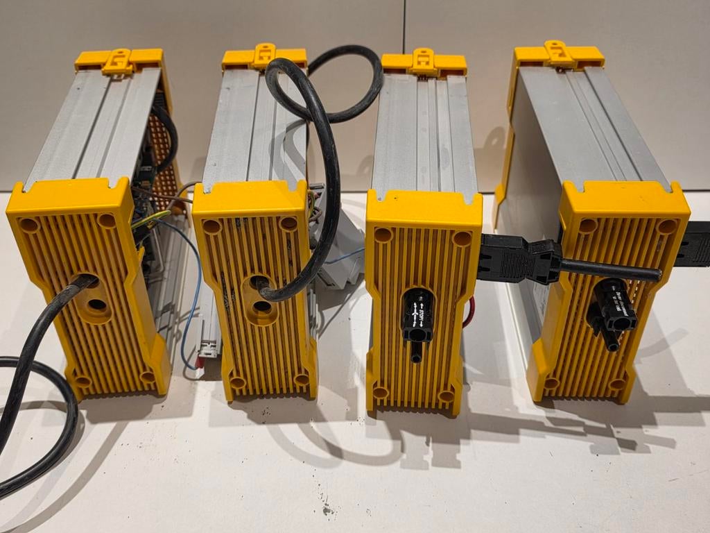 4x Steca omvormers (2x 300, 2x 500) - Zeer goed gekoeld, Ophalen, Gebruikt