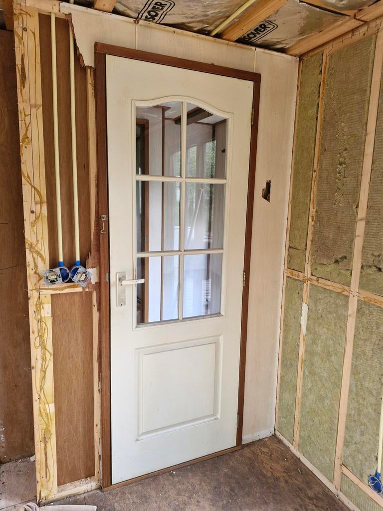 5 deuren uit chalet: 1 met glas, 1 met slot (73x201,5), Ophalen