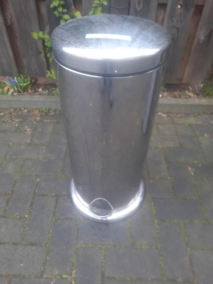 RVS pedaalemmer met uitneembare binnenemmer, Huis en Inrichting, Woonaccessoires | Prullenbakken, Gebruikt, Rvs, 50 tot 75 cm