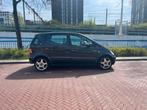 Mercedes-Benz A-Klasse Automaat 1.9 A190 2002 Zwart, Auto's, 125 pk, 4 cilinders, 400 kg, 49 €/maand