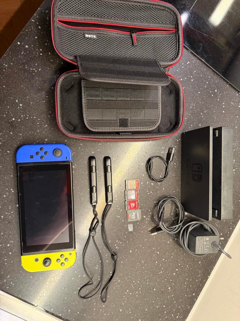 Nintendo Switch compleet pakket + games - Zo goed als nieuw!, Avontuur en Actie, Eén computer, Ophalen of Verzenden, Zo goed als nieuw