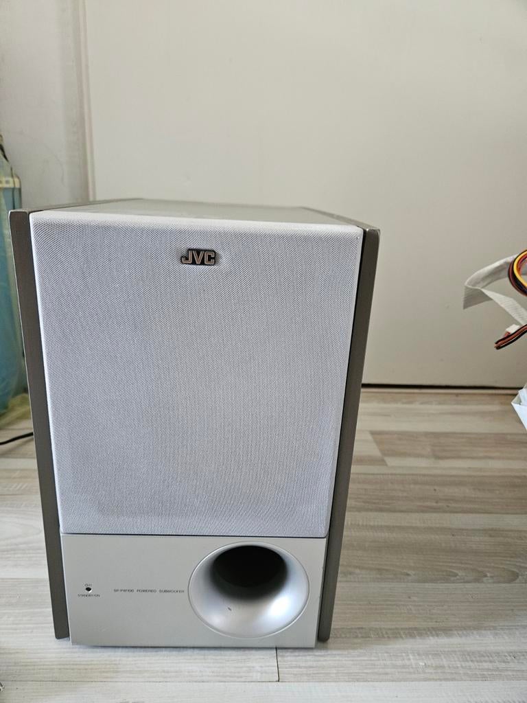 JVC Subwoofer - Krachtige Bass voor Thuisbioscoop, Gebruikt, Subwoofer, JVC, Ophalen of Verzenden