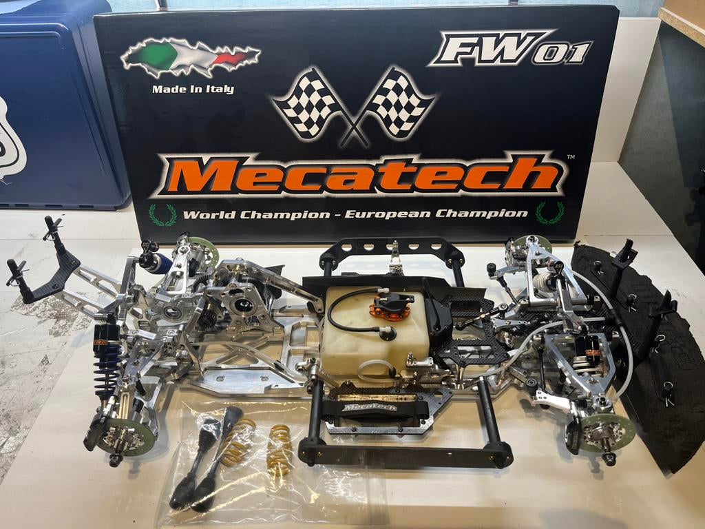 Mecatech FW01 2023 model big scale wedstrijd auto., Hobby en Vrije tijd, Modelbouw | Radiografisch | Auto's, Benzine, Gebruikt
