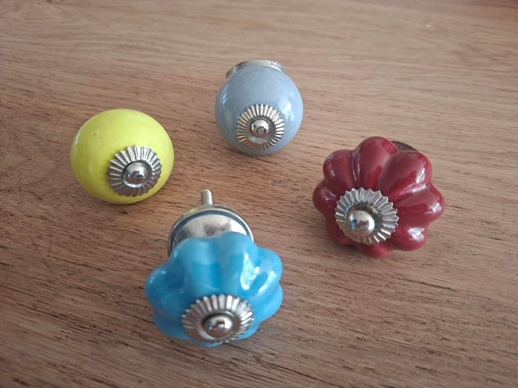Set van 4 kleurrijke keramische kastknoppen, Ophalen, Nieuw