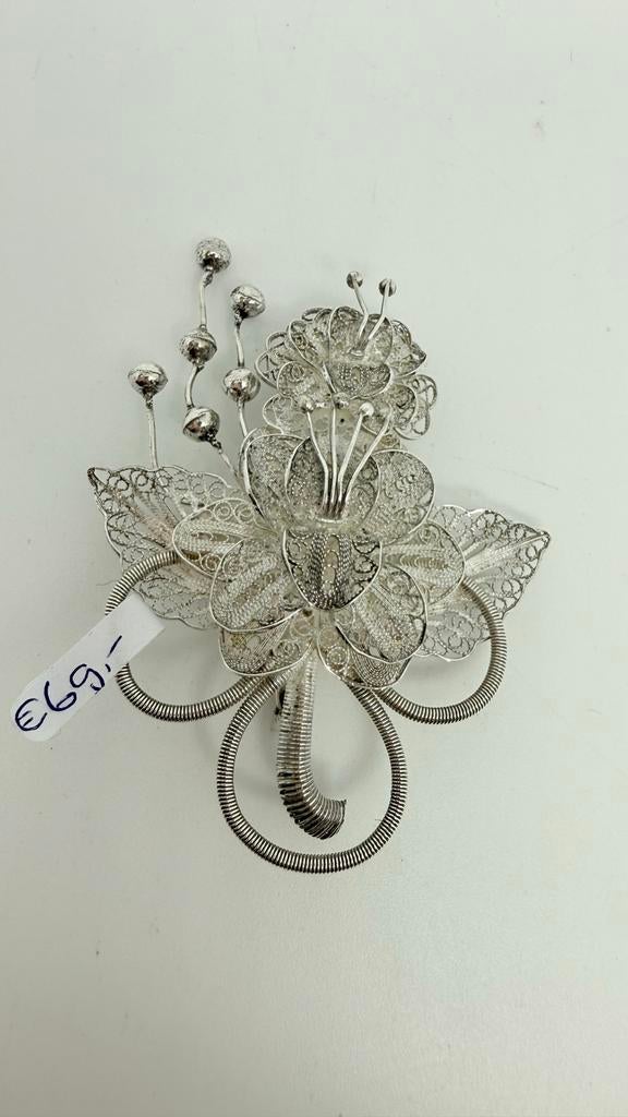 Antiek zilveren filigrain broche bloem +  bladeren Indonesie, Sieraden, Tassen en Uiterlijk, Broches, Verzenden, Gebruikt, 7 tot 10 cm