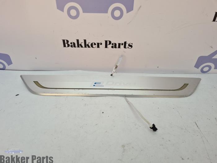 Afdeklijst dorpel links van een BMW 7-Serie, Auto-onderdelen, Interieur en Bekleding, BMW, Gebruikt, 3 maanden garantie