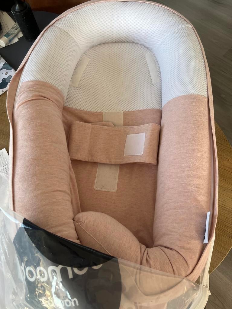 Doomoo Cocoon baby nest roze, Ophalen of Verzenden, Zo goed als nieuw, Overige typen