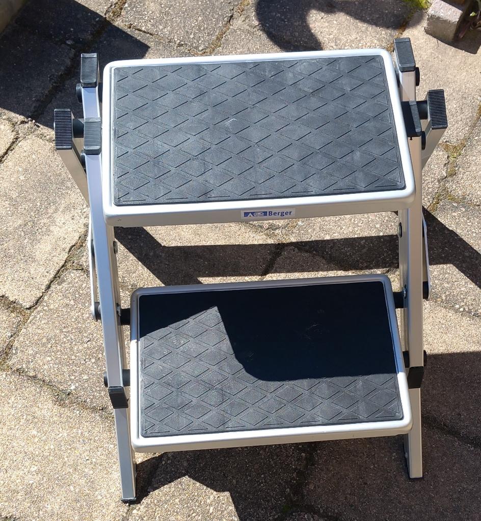 Dubbele opstap aluminium inklapbaar, Caravans en Kamperen, Caravan accessoires, Ophalen of Verzenden, Zo goed als nieuw