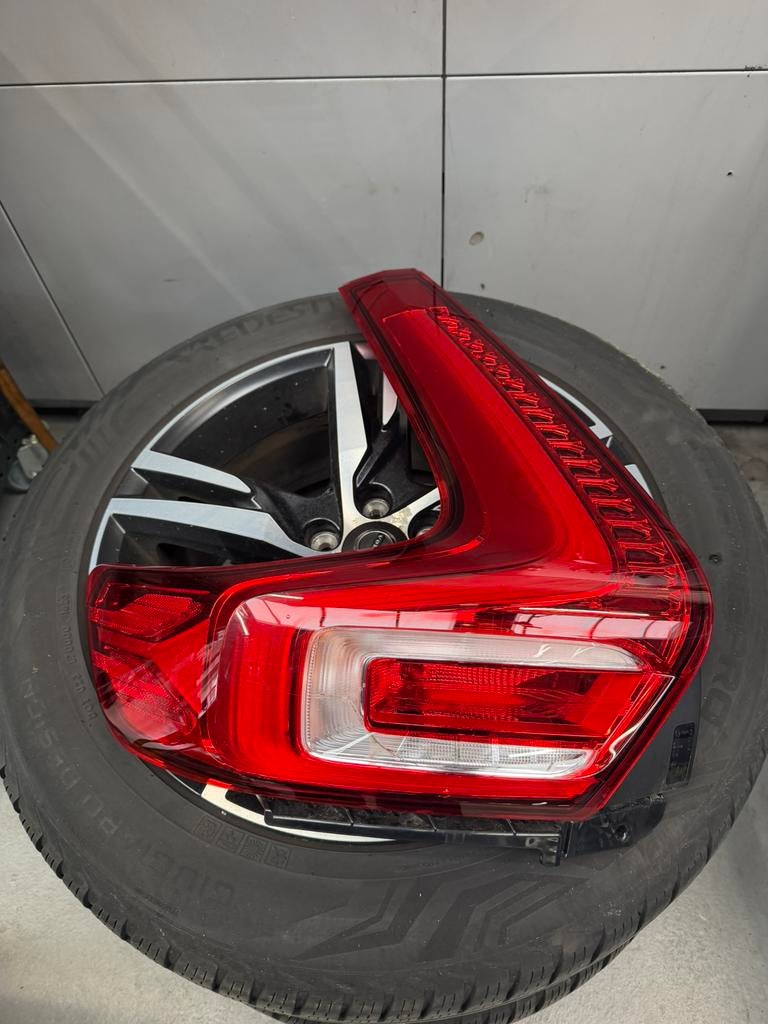 Volvo XC40 linker achterlicht 31446790 – origineel – €30, Ophalen, Volvo