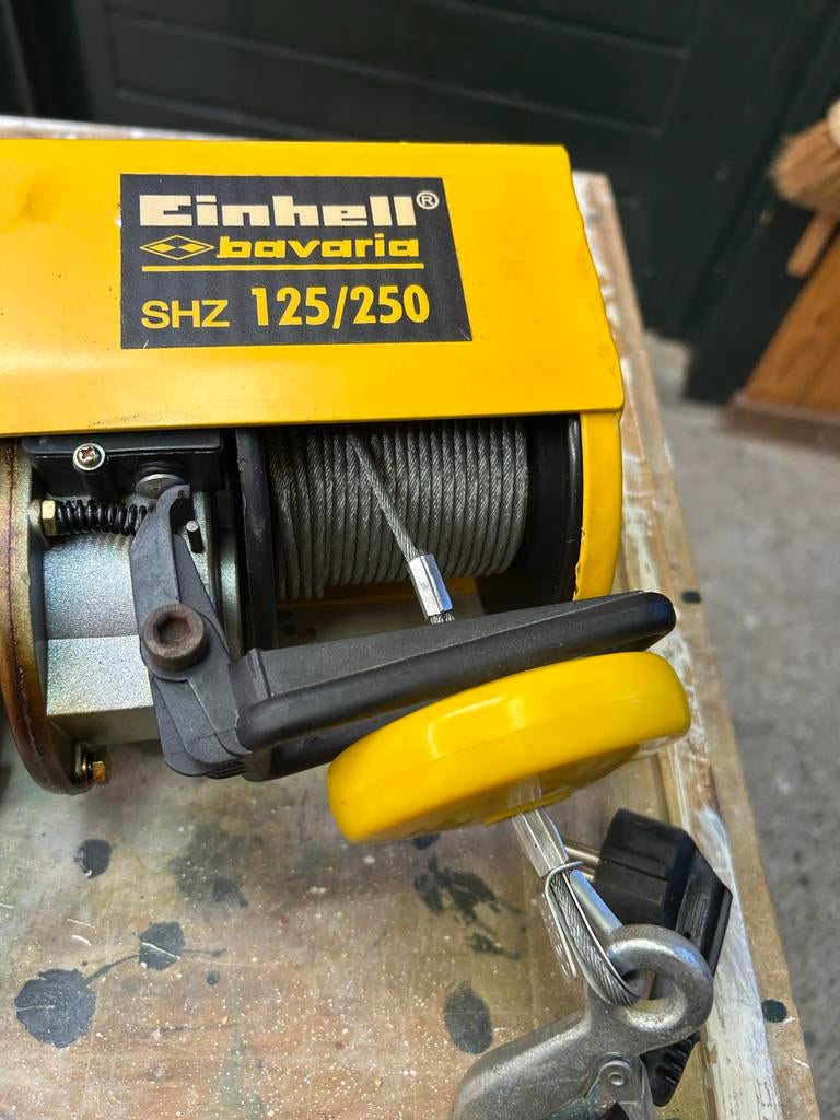 Einhell Bavaria SHZ 125/250 Elektrische Takel Lier, Doe-het-zelf en Verbouw, Lieren en Takels, Ophalen, Zo goed als nieuw, Elektrisch