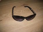zgan hele mooie zonnebril met leuk sier randje, Ophalen of Verzenden, Zo goed als nieuw
