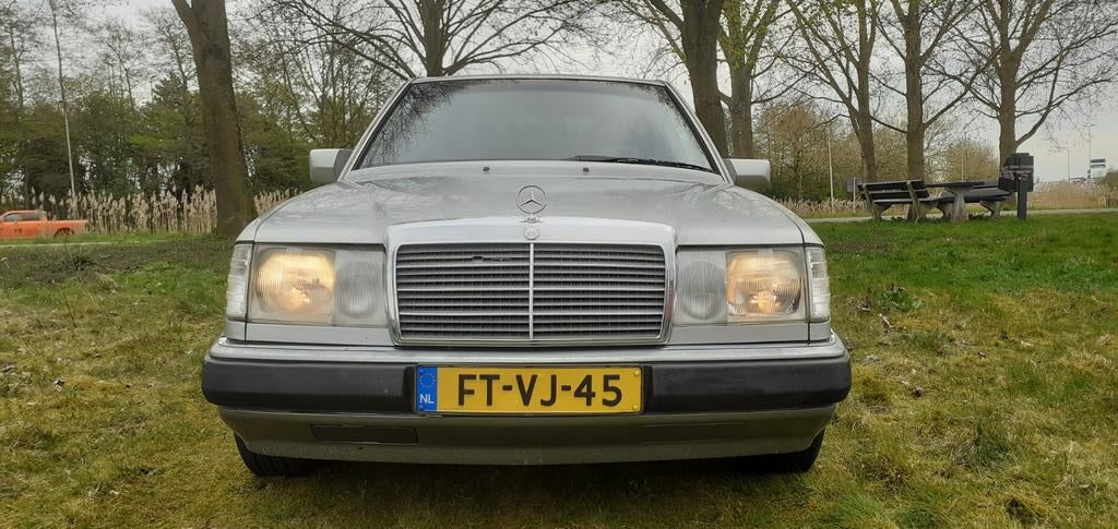 Mercedes benz  200e, Automaat, Zwart, 4 cilinders, Particulier