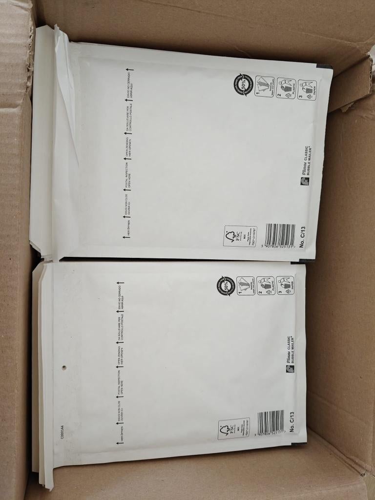 45 gewatteerde C3 enveloppen, Ophalen, Envelop