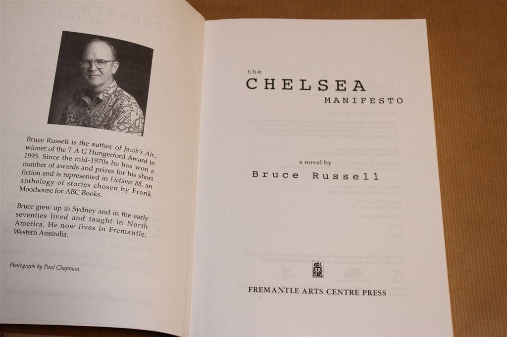The Chelsea manifesto. A novel. Bruce L. Russell., Ophalen of Verzenden, Gelezen