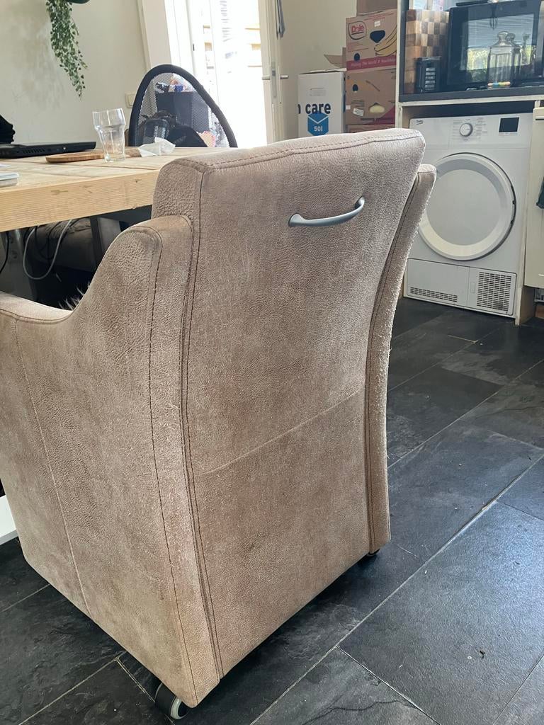 Comfortabele fauteuil - 4 stuk op wielen, Huis en Inrichting, Fauteuils, Zo goed als nieuw, Stof, 50 tot 75 cm, 75 tot 100 cm