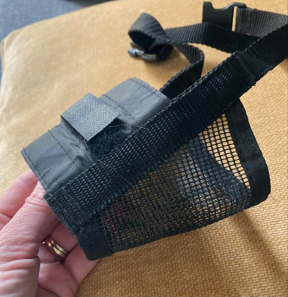 Nylon muilkorf zwart, middelgrote hond, Ophalen of Verzenden, Zo goed als nieuw