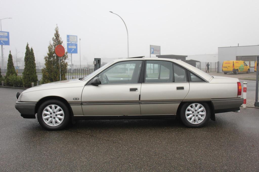 Opel Omega 2.0i CD Automaat, Schuifdak, Auto's, Oldtimers, 1998 cc, Stof, 116 pk, Bedrijf