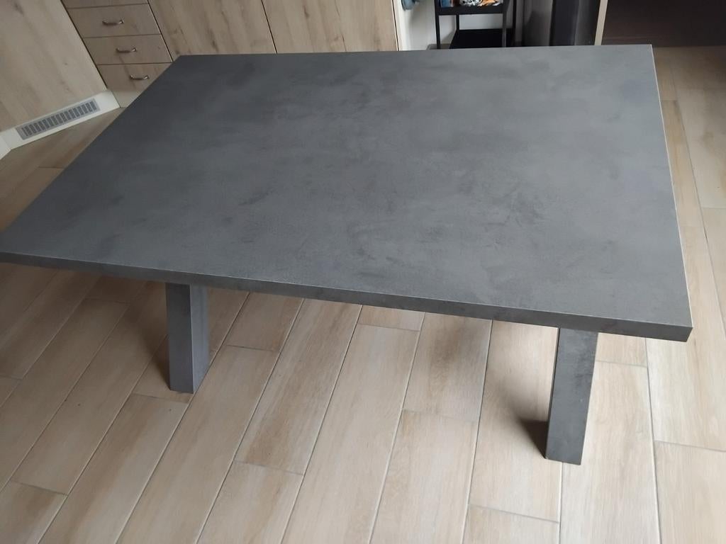 Grijze betonlook tafel, Ophalen, 100 tot 150 cm, 50 tot 100 cm, Zo goed als nieuw