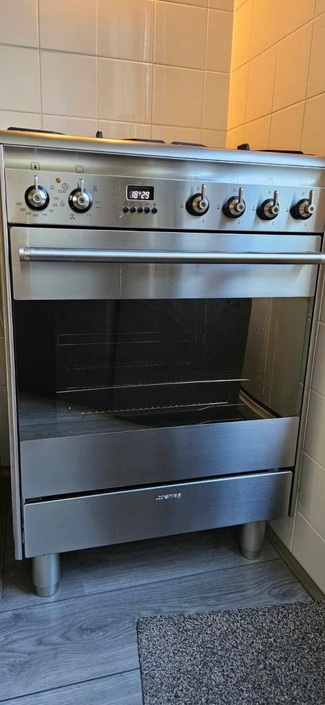 Smeg Gasfornuis met Oven - RVS, Witgoed en Apparatuur, Fornuizen, Ophalen, Gebruikt, Hete lucht, 60 cm of meer