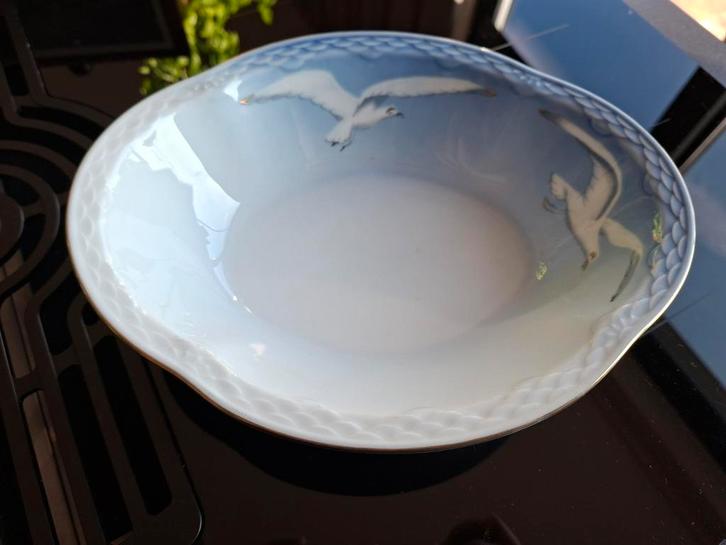 Royal Copenhagen Meeuwen Schaal - Bing & Grondahl Klassieker, Antiek en Kunst, Antiek | Schalen, Ophalen of Verzenden